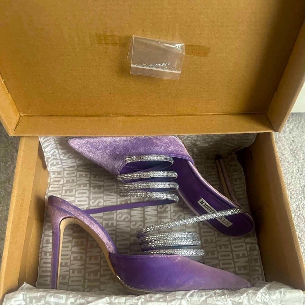Steve Madden Purple Stiletto Heels - Picture 5 of 17